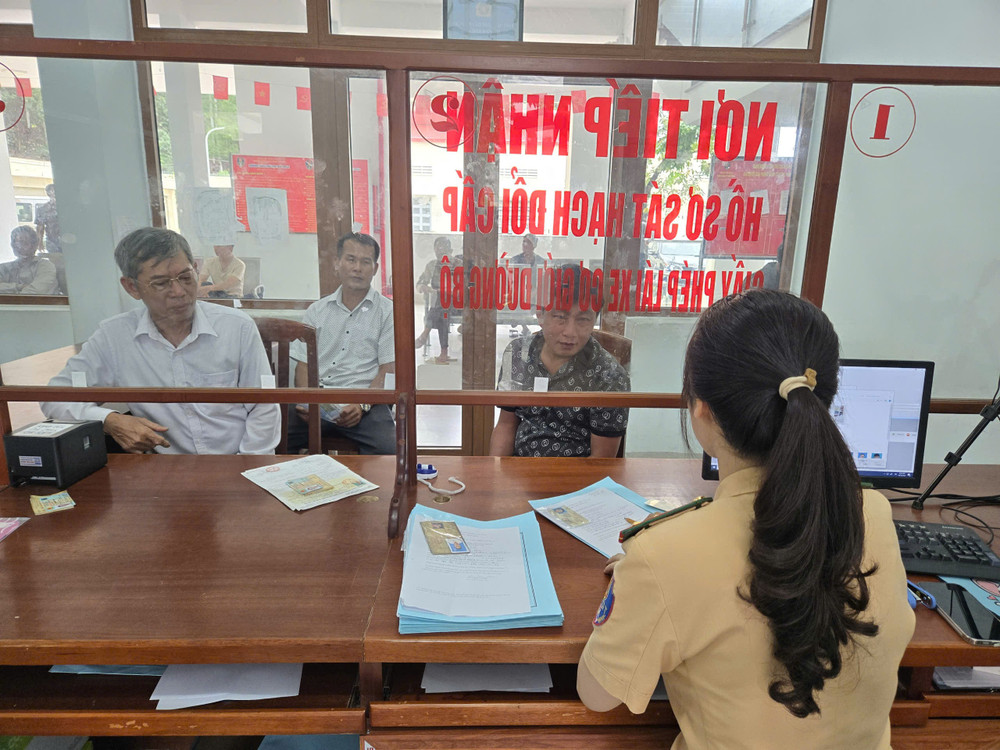 Vì sao bằng lái xe quá hạn 1 ngày cũng phải thi lại lý thuyết ?