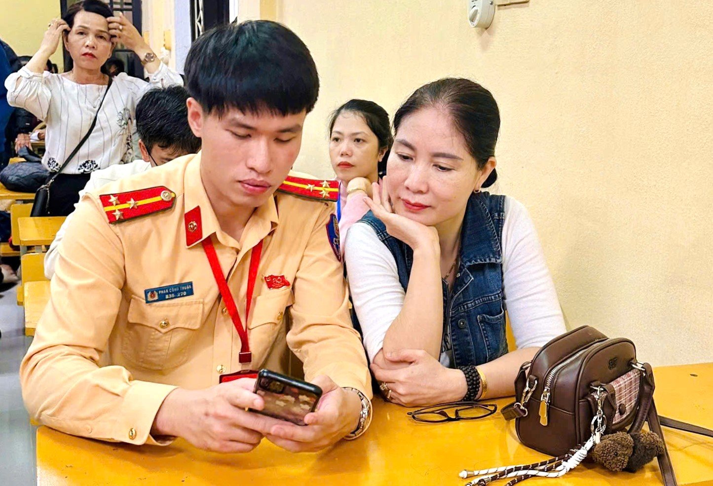 Đẩy mạnh chuyển đổi số trong sát hạch, cấp đổi giấy phép lái xe