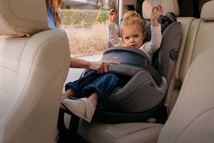 Phân loại và chọn lựa các thiết bị an toàn cho trẻ em trên ô tô