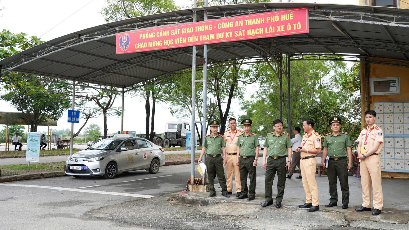 Kiểm tra sát hạch lái xe, nâng cao chất lượng phục vụ người dân