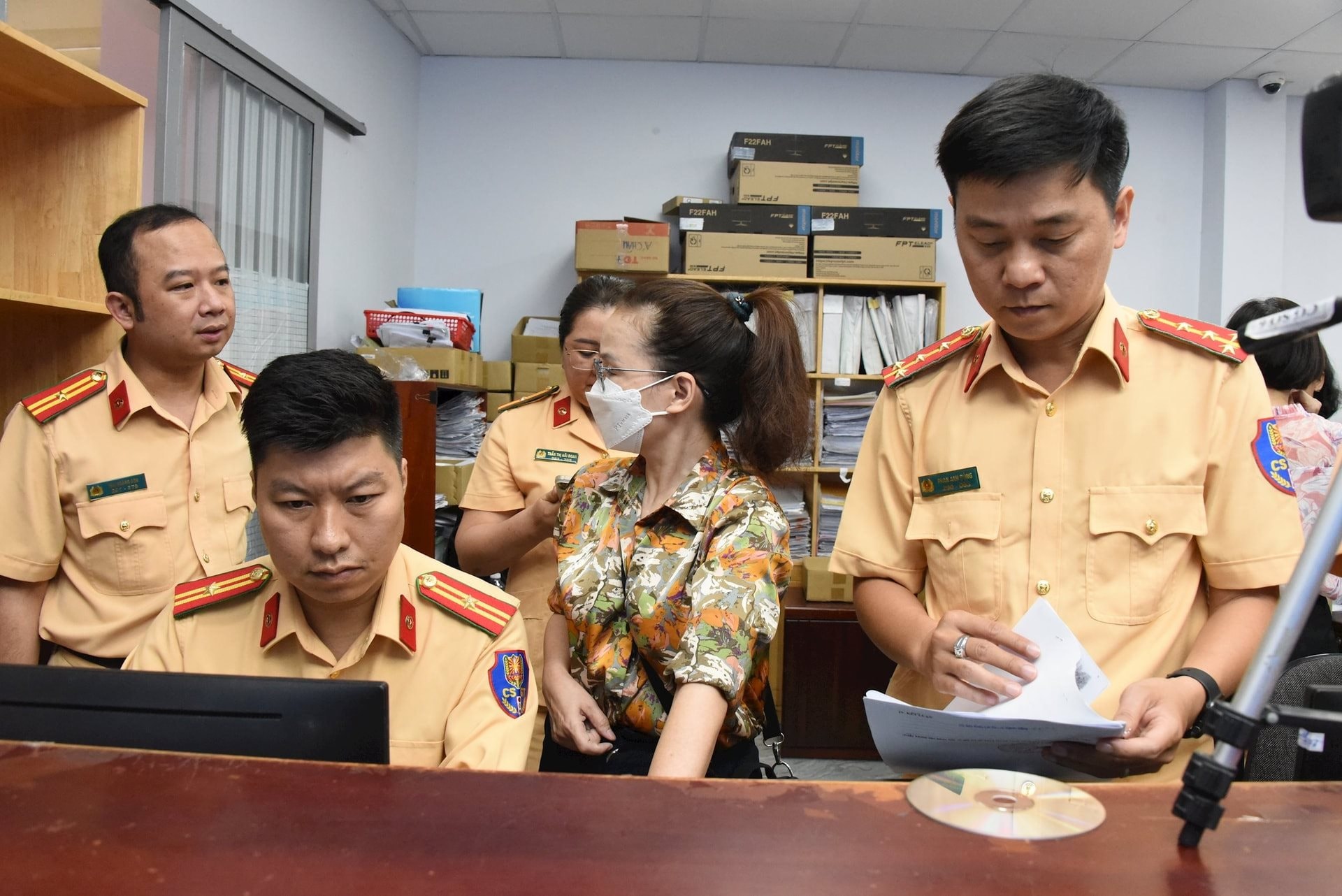 CSGT TP.HCM tiên phong thu phí sát hạch, cấp GPLX bằng mã QR động