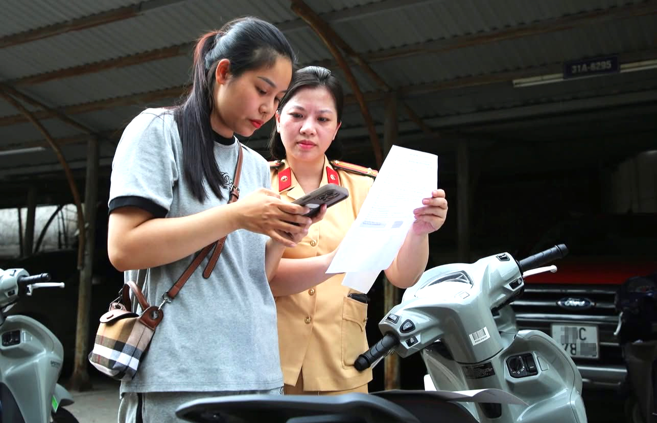 Hà Tĩnh: Cấp giấy phép lái xe điện tử ngay sau khi thi đỗ, người dân yên tâm lưu thông