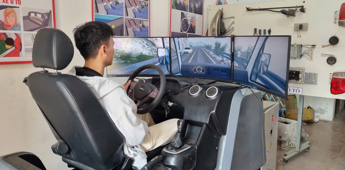 Nhiều trường hợp đỗ khóa học vẫn trượt sát hạch, yêu cầu siết chất lượng đào tạo