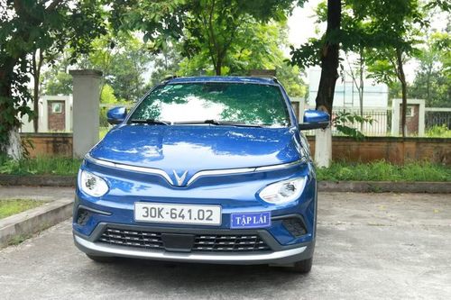 Xe tập lái không được đi trên cao tốc phân kỳ đầu tư và làn 1 cao tốc