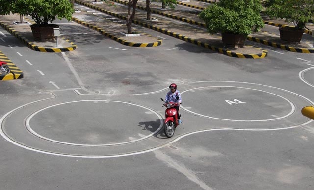 Tiêu chuẩn của cơ sở đào tạo lái xe mô tô từ 1/9/2025, nhiều người cần biết